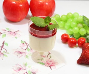 Deser Panna cotta z musem malinowym 10 szt. (1)