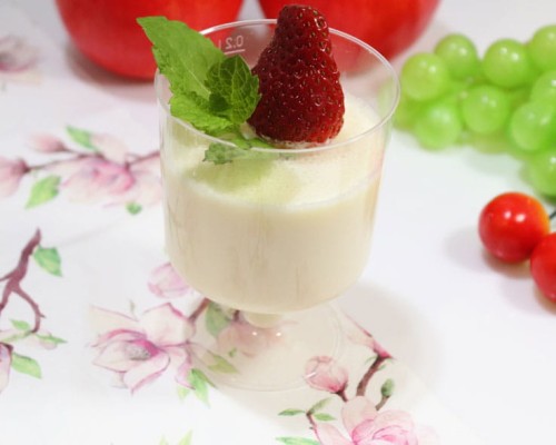 Panna-cotta-z-owocem.jpg